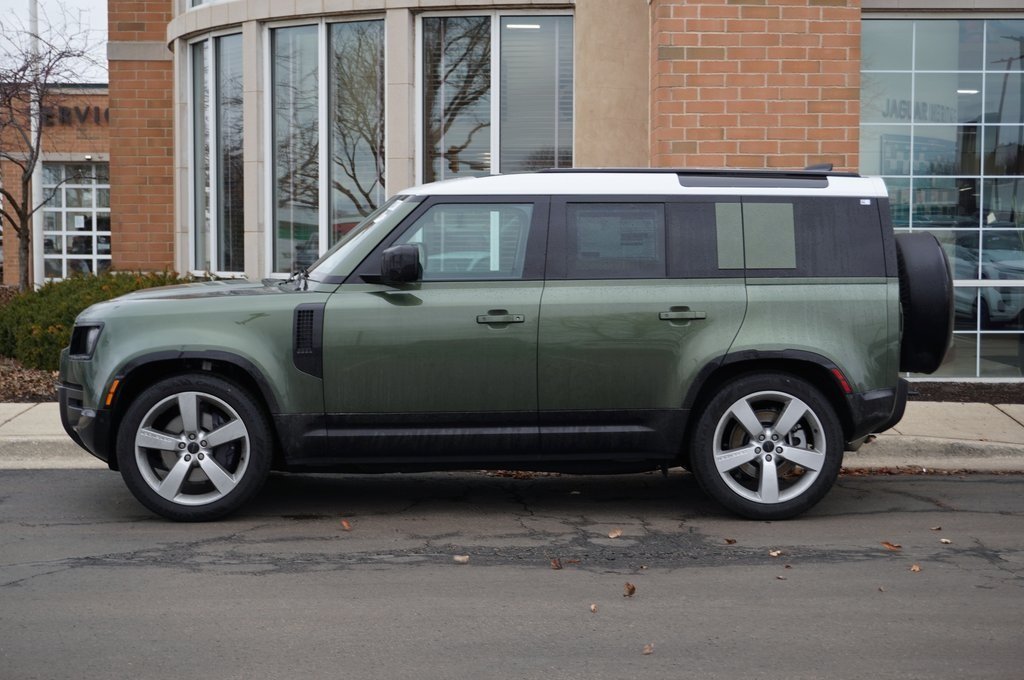 2026 LAND ROVER DEFENDER - Image 1