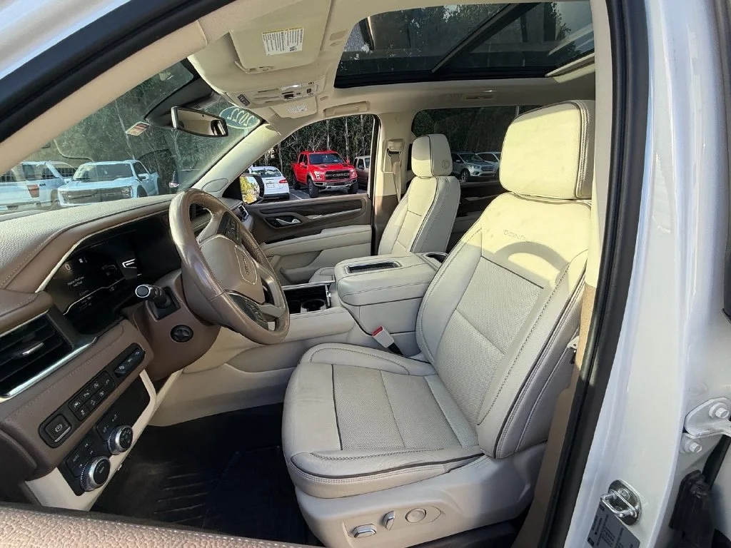 Used 2022 White Frost Tri-Coat GMC Denali image 10