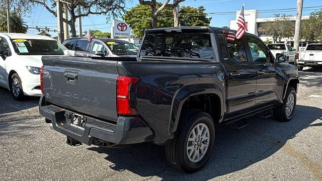 2025 Toyota Tacoma SR5 - Photo 8
