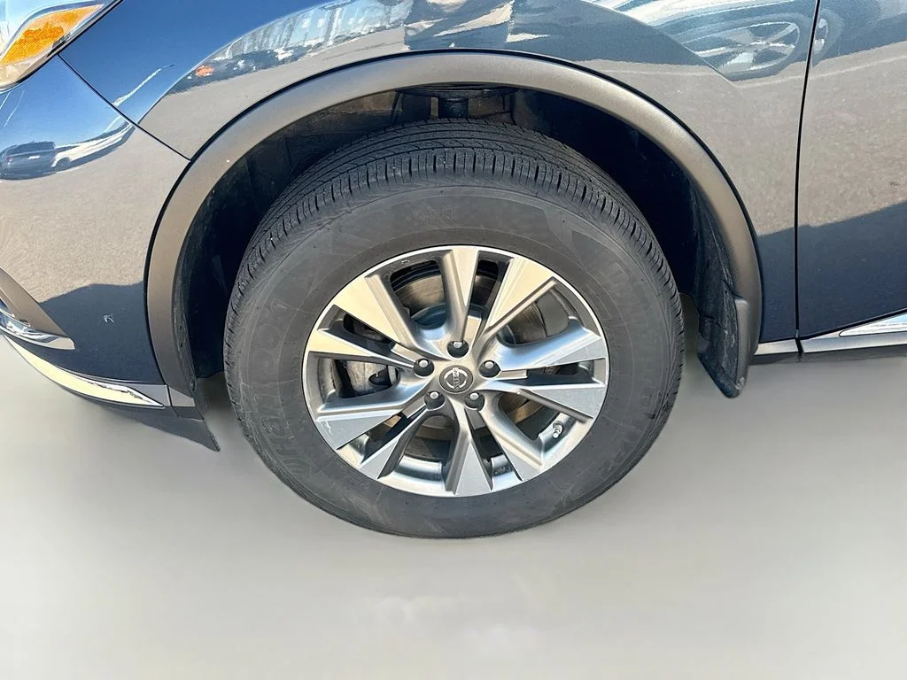 Used 2015 Arctic Blue Metallic Nissan SL image 24