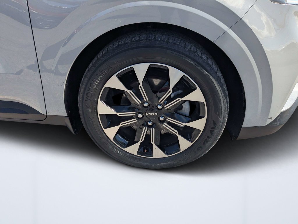 Used 2024 White Kia EX image 14