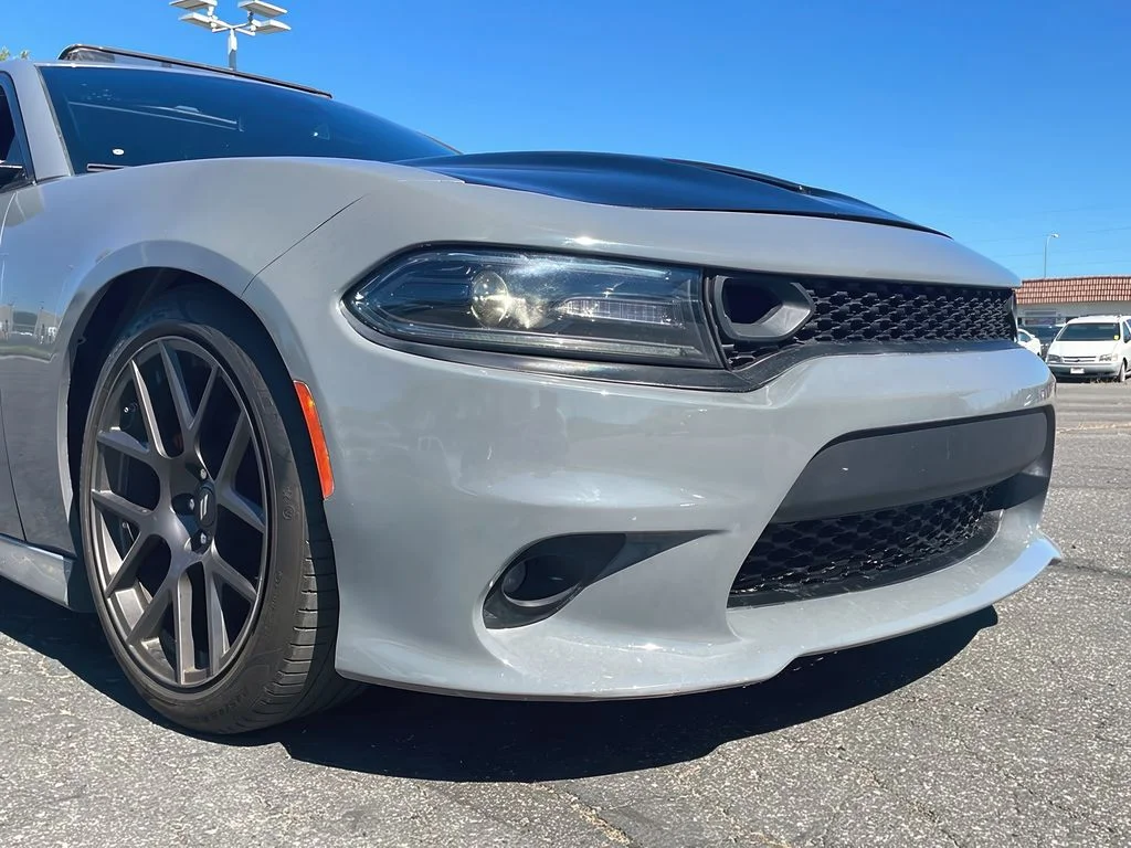 Used 2018 Destroyer Gray Clearcoat Dodge R/T Scat Pack image 25