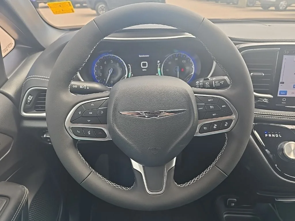 2025 Chrysler Pacifica Select - Photo 10