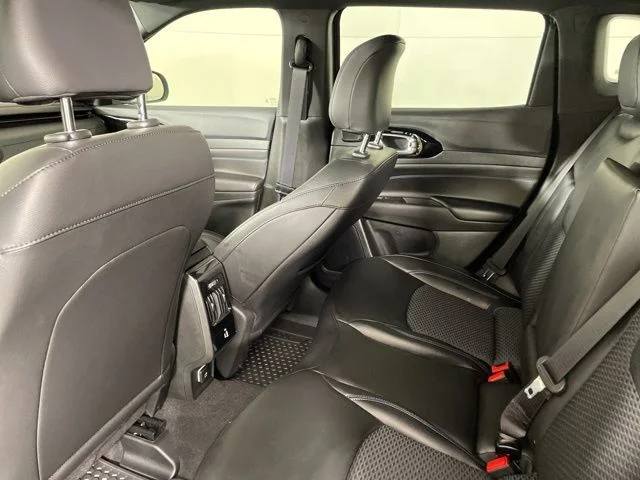 New 2026 Black Jeep Latitude image 40