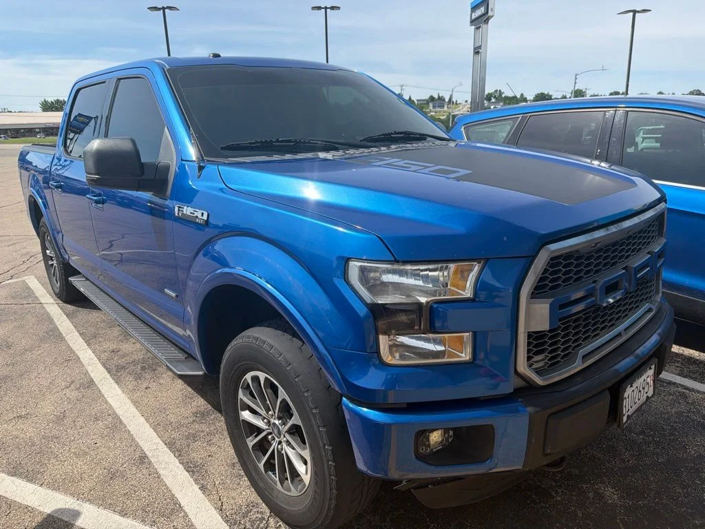 Used 2015 Blue Ford XLT image 2