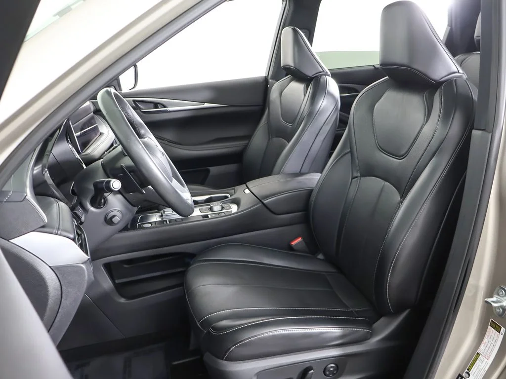 Used 2023 Titanium INFINITI LUXE image 32