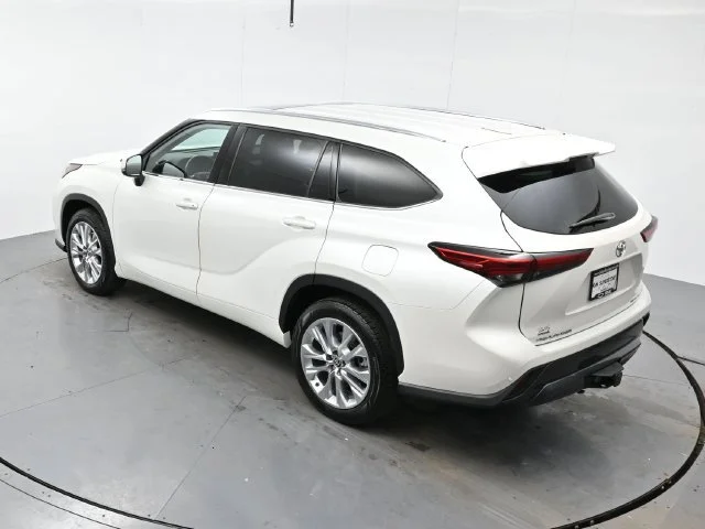 Used 2021 Blizzard Pearl Toyota Limited image 36