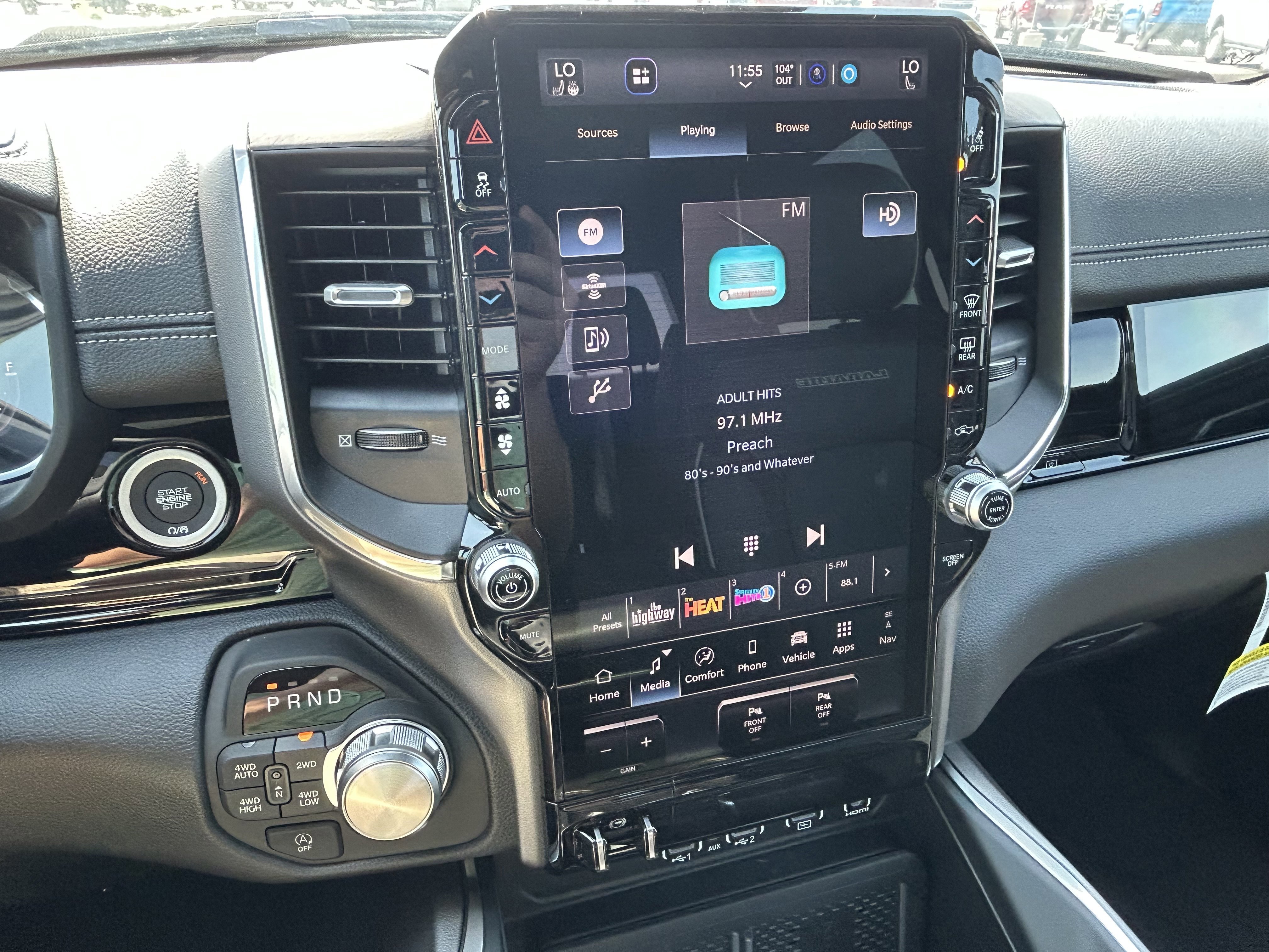 New 2026 Hydro Blue Pearl-Coat Exterior Paint RAM Laramie image 24