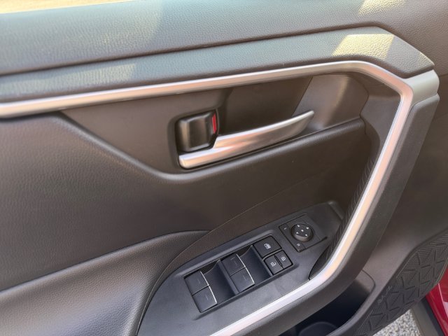 Certified Used 2023 Pearl Toyota XLE image 17