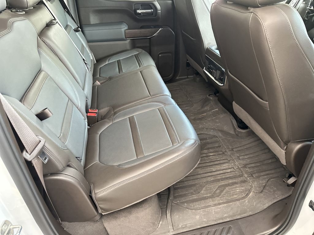 Used 2022 White GMC Denali image 35