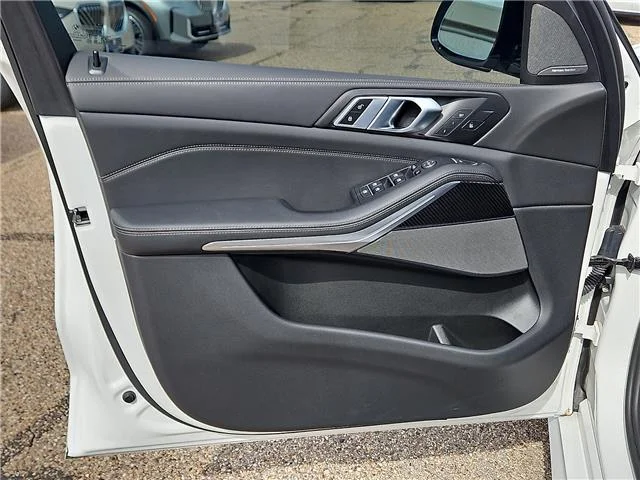 Used 2025 Alpine White BMW M60i All-Wheel Drive Sports Activity Vehicle image 12