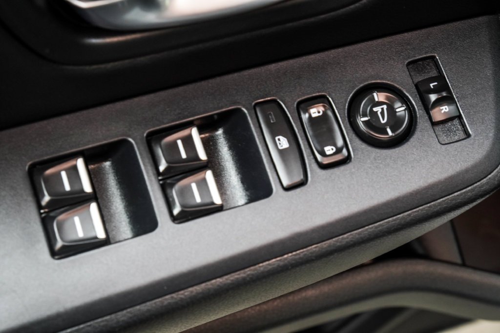 Used 2025 White Honda Touring image 46