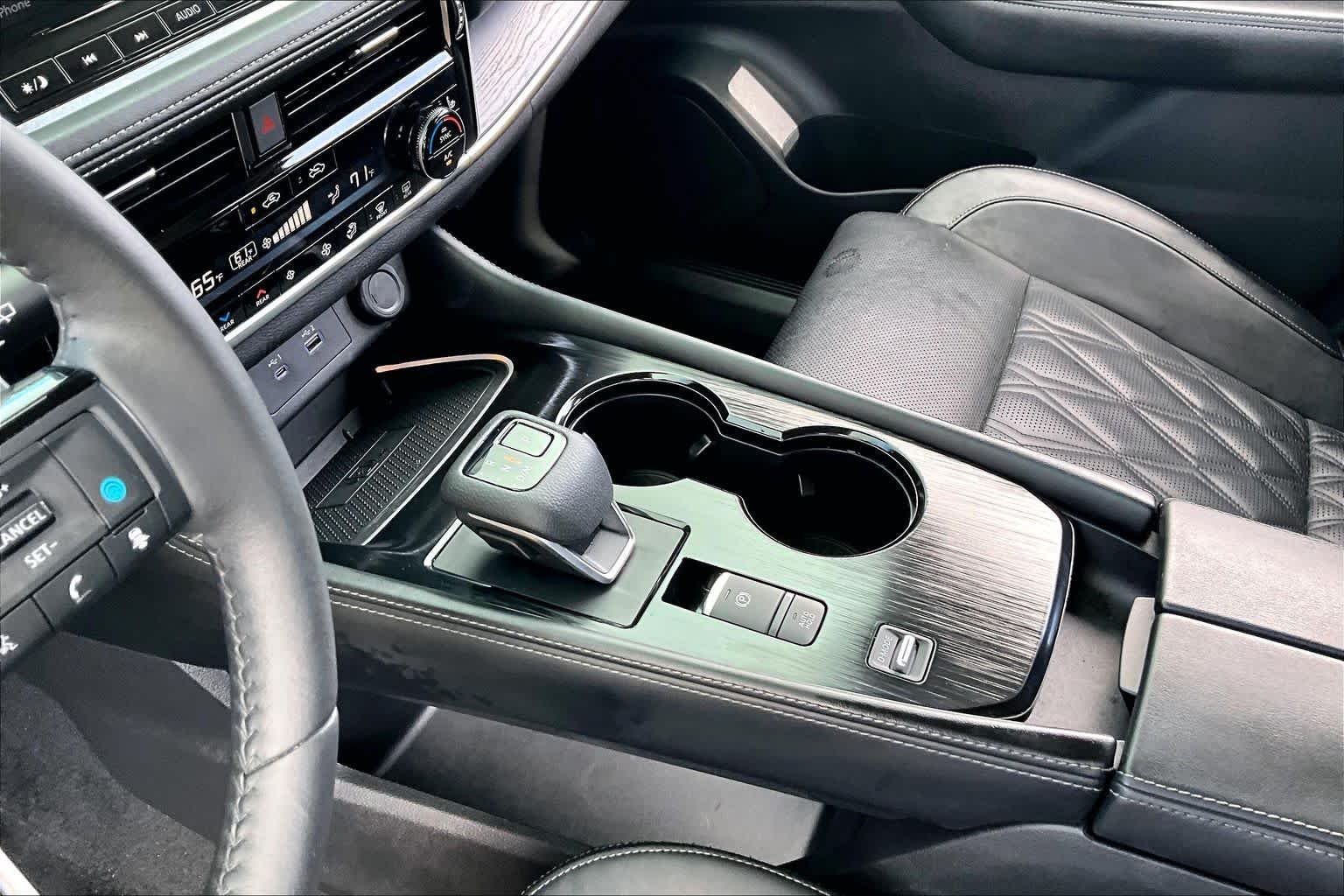 Used 2023 Boulder Gray Pearl Nissan Platinum image 15