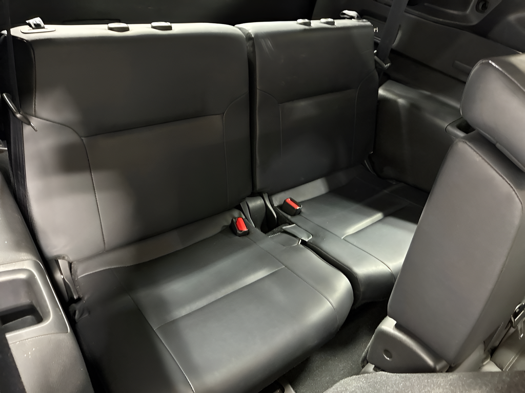 Used 2025  Mitsubishi SE image 34