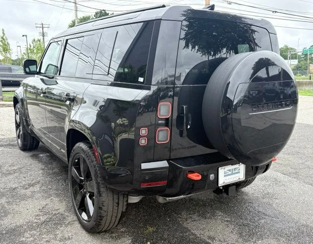 New 2026 Santorini Black Land Rover X image 6