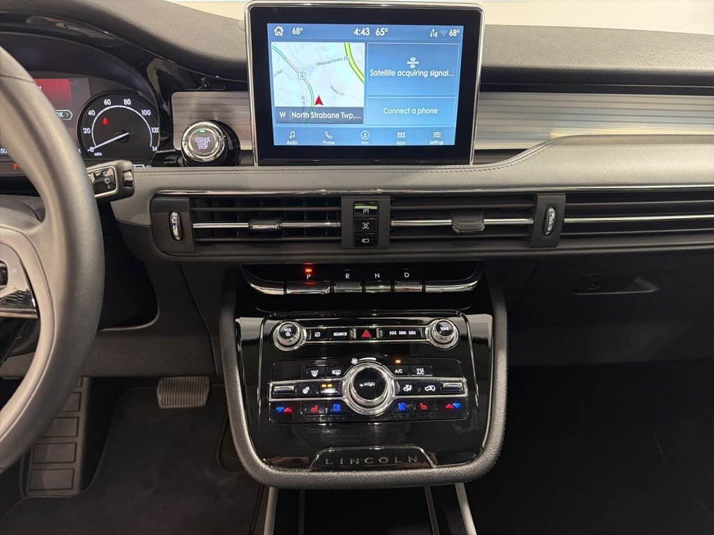 Used 2022 Silver Lincoln Standard image 16