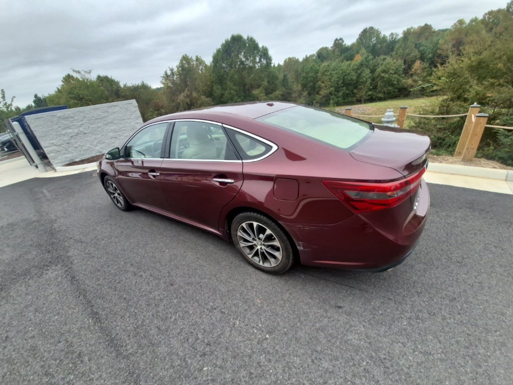 Used 2016 Mica Toyota XLE Plus image 8