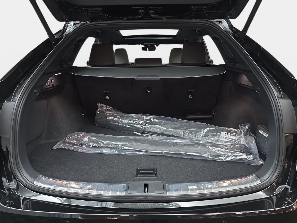 Used 2026 Black Lexus 350h Luxury image 12