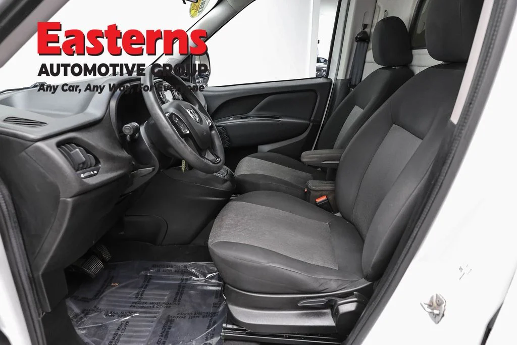 Used 2022 White Ram Base image 14