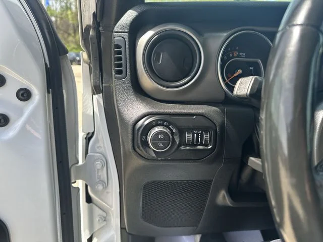 Used 2021 White Jeep Willys image 19