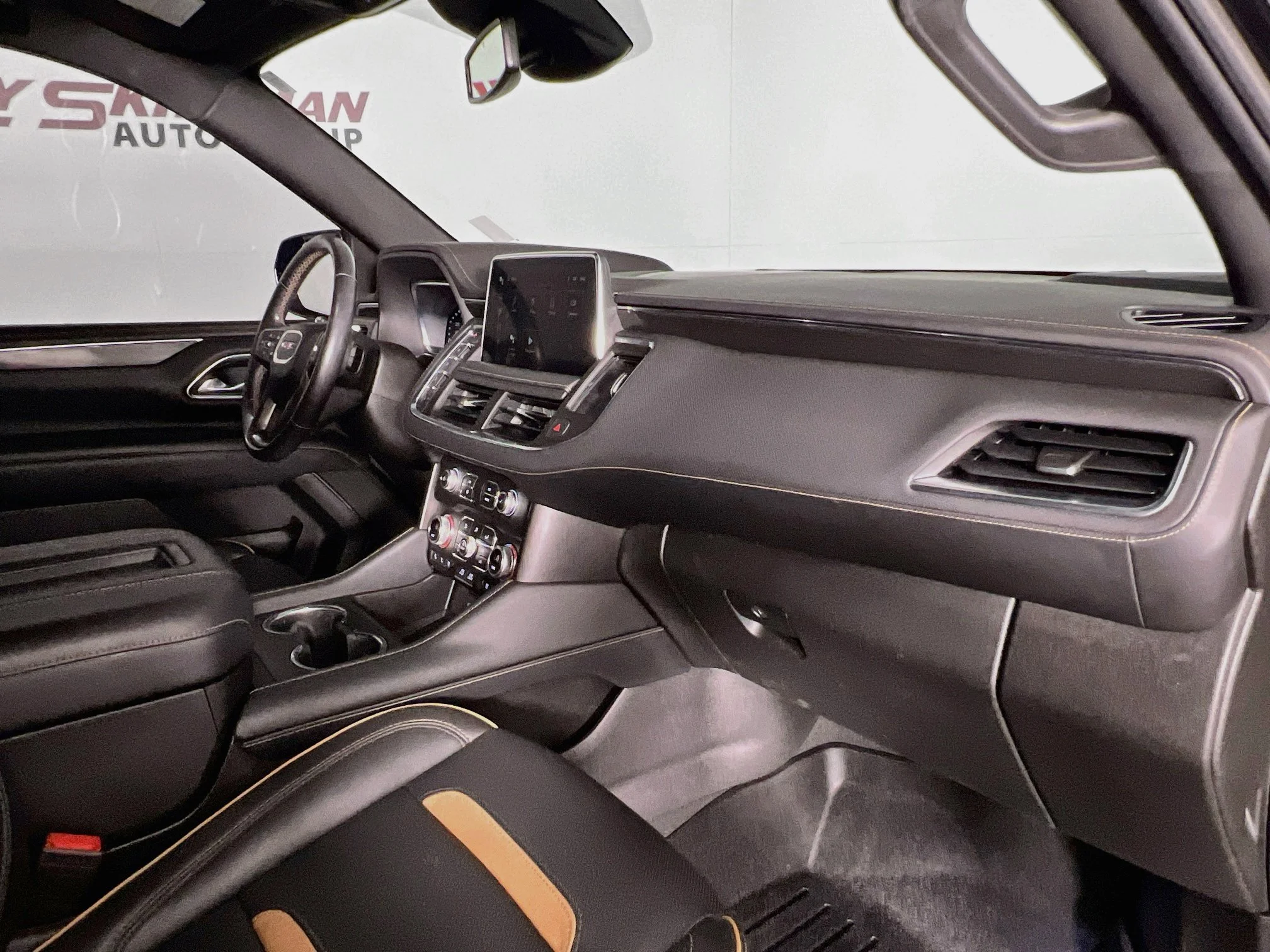 Used 2023 Onyx Black GMC AT4 image 40