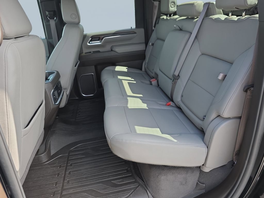Used 2024 Onyx Black GMC SLT image 35