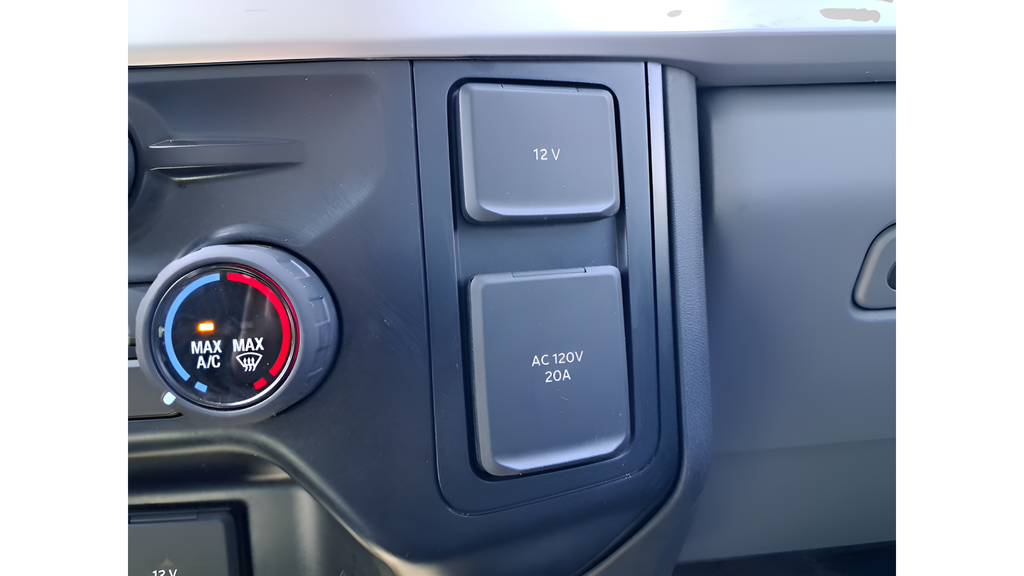 Used 2023 White Ford XL image 25