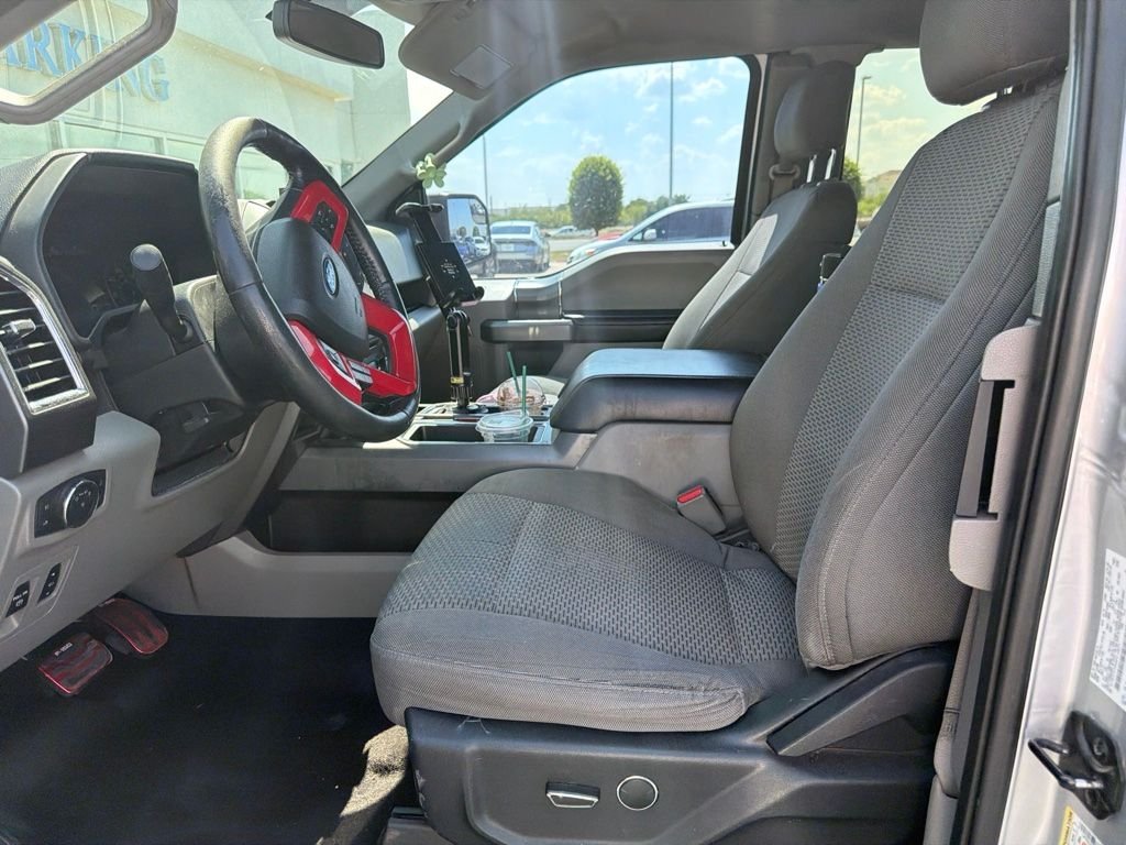 Used 2016 Magnetic Metallic Ford XLT image 7