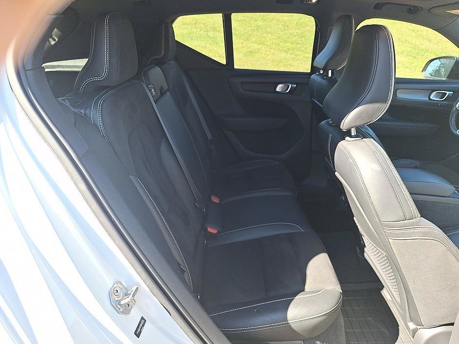 Used 2021 Crystal White Volvo R-Design image 21