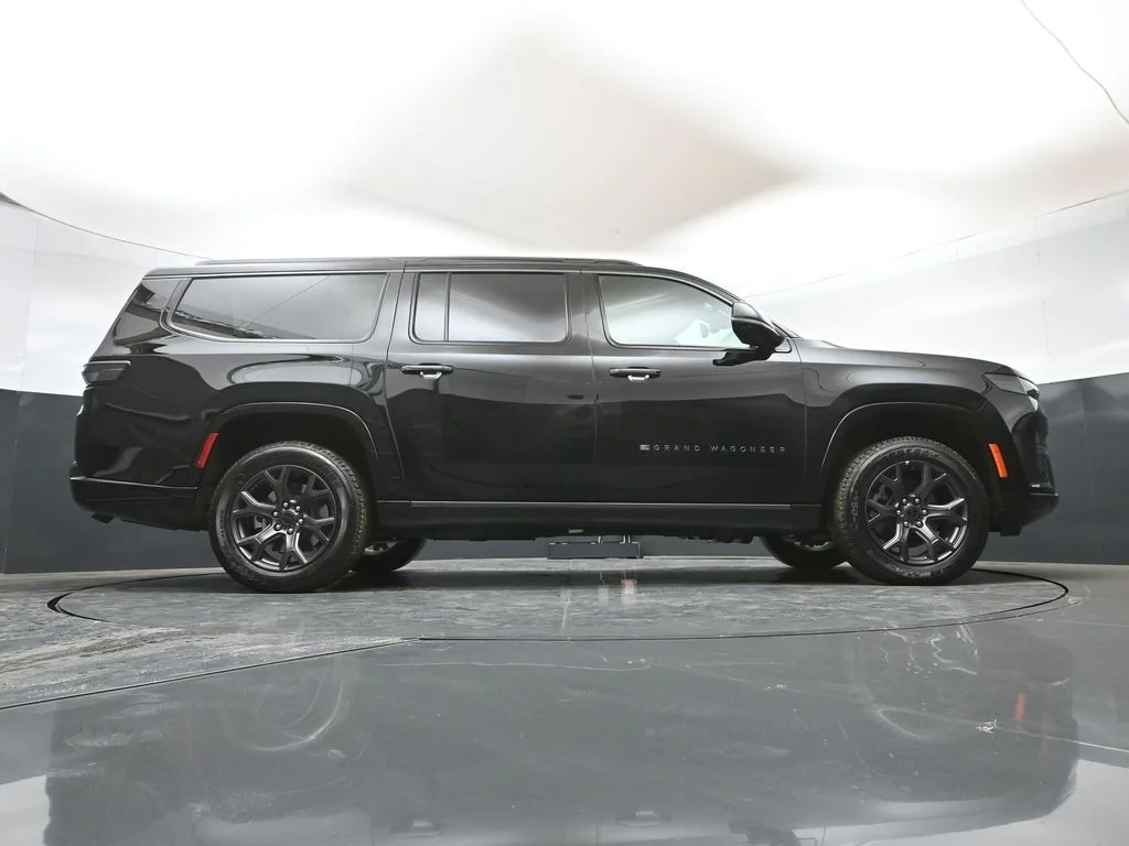 New 2026 High Gloss Black Exterior Paint Jeep Limited Altitude image 50