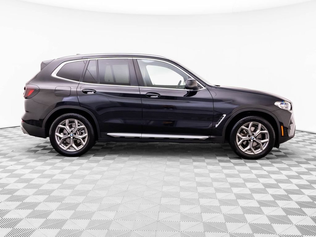 Used 2022 Black Sapphire Metallic BMW xDrive30i image 8