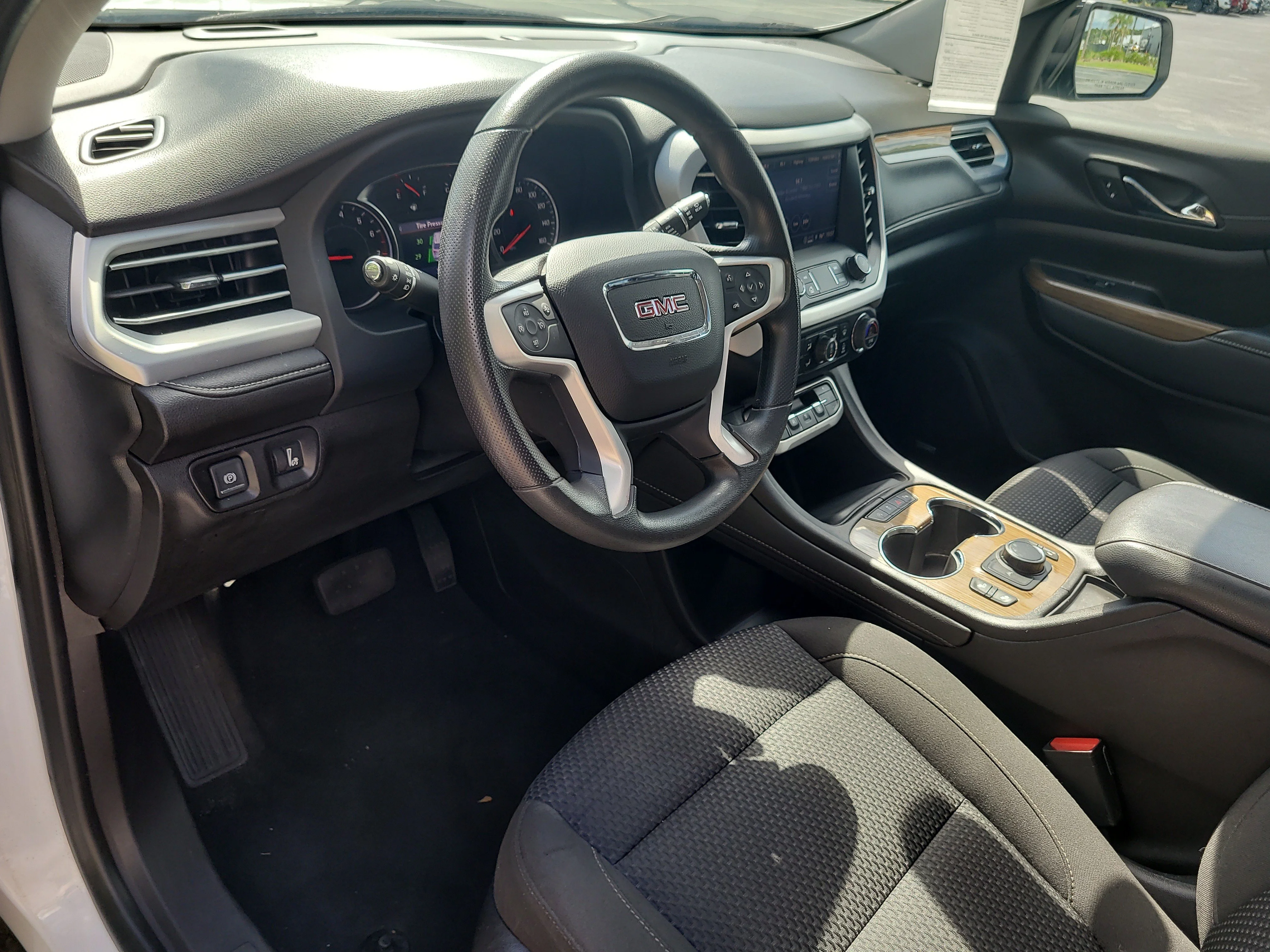 Used 2023 Summit White GMC SLE image 18