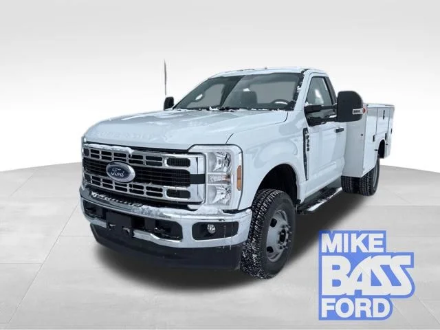 2026 Ford F-350 XL 4x4 Regular Cab 145-In DRW's photo