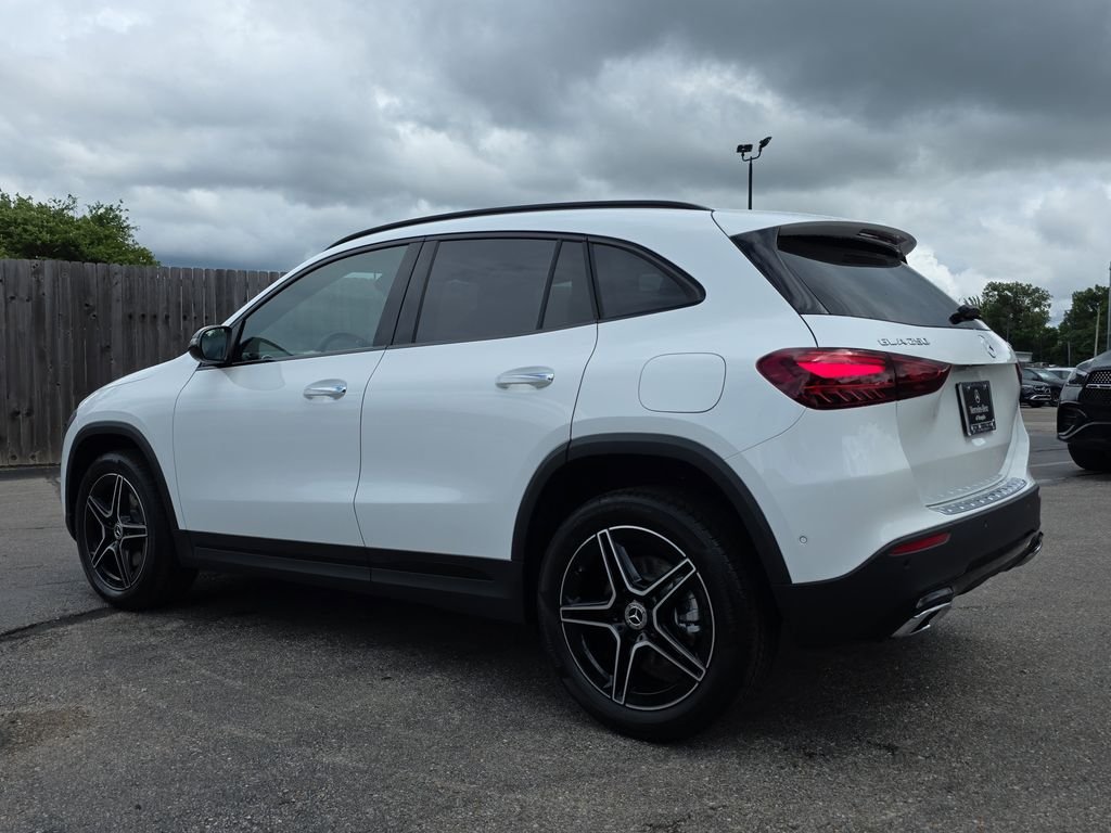 New 2026 Polar White Mercedes-Benz GLA 250 image 3