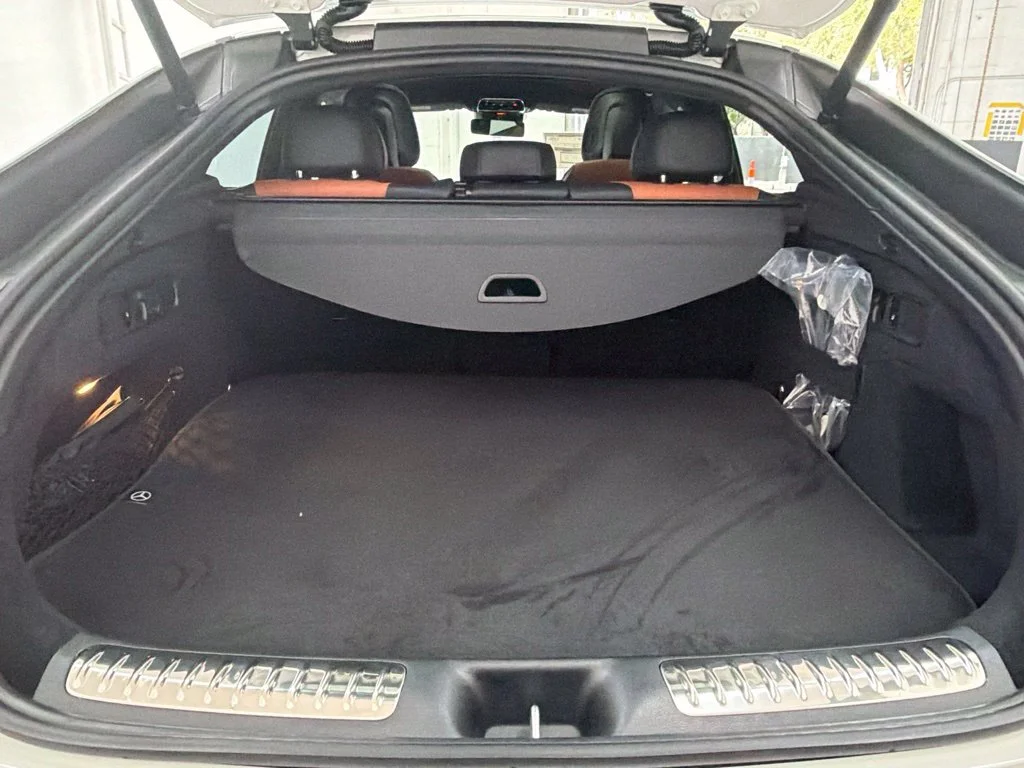 New 2027 White Mercedes-Benz GLC 300 Coupe image 25