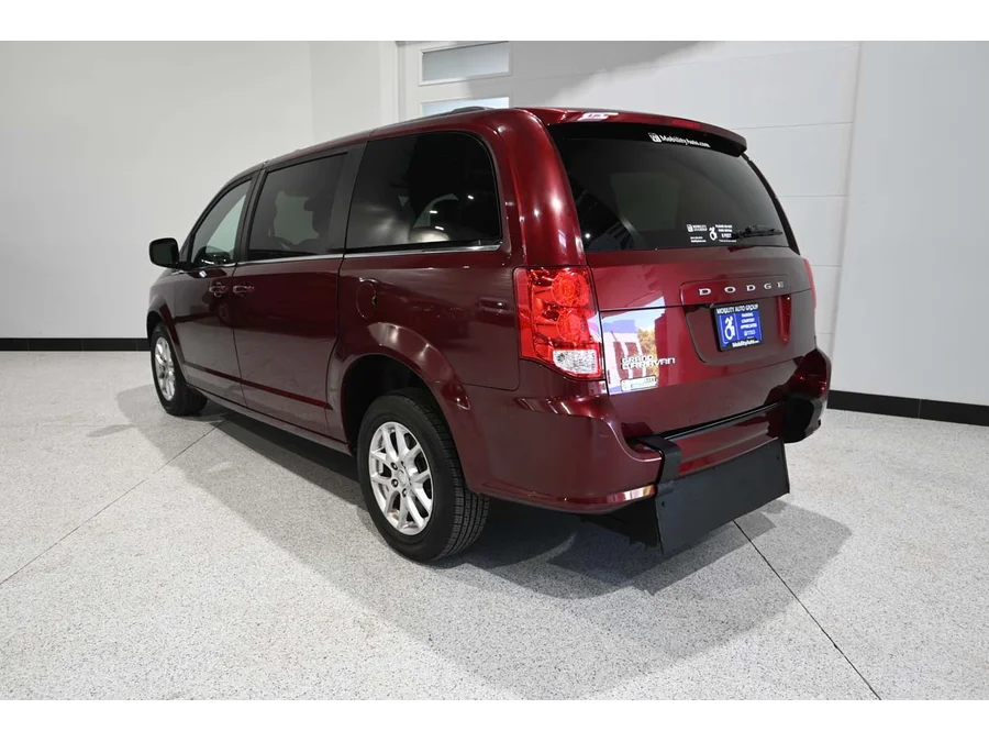 Used 2020 RED Dodge SXT Mobility Handicap Van image 8