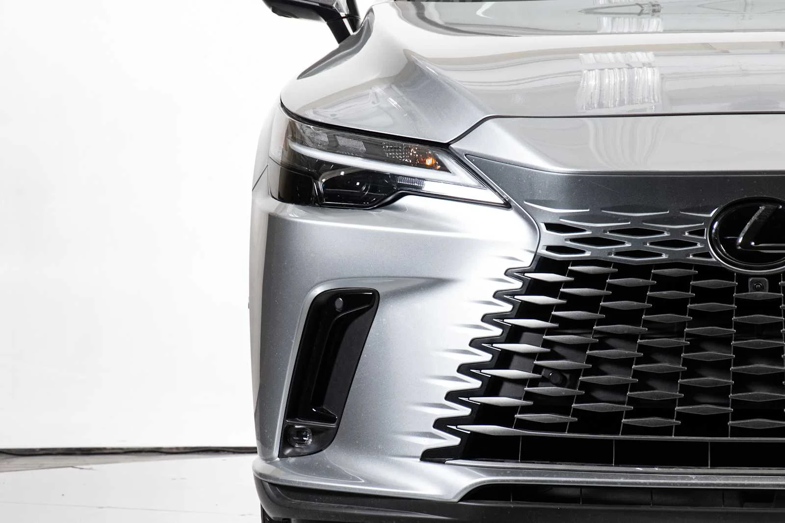 Certified Used 2024 Iridium Lexus Premium Plus image 11