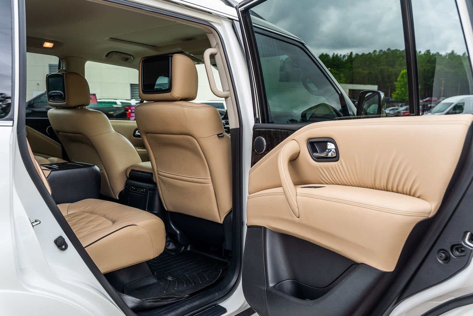 2023 Nissan Armada Platinum - Photo 21