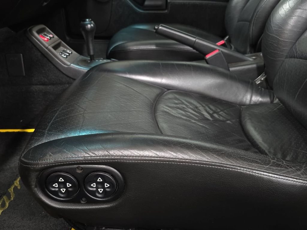 Used 1997  Porsche Carrera 2 image 22