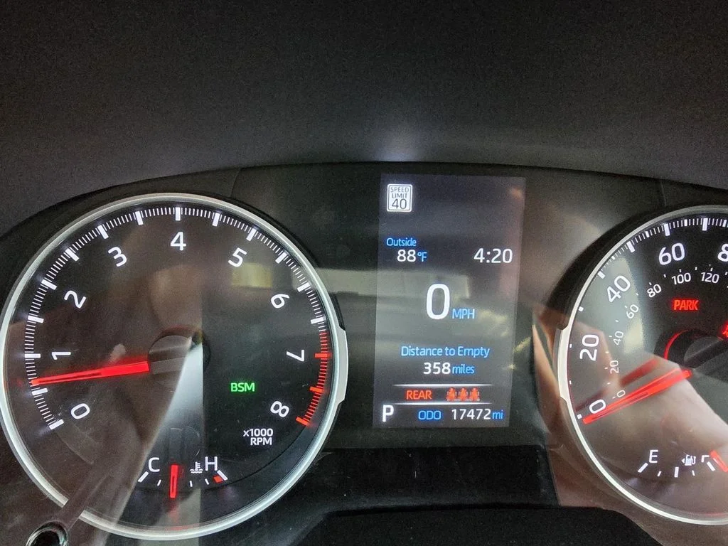 Used 2022 Midnight Black Metallic Toyota XLE Premium image 13