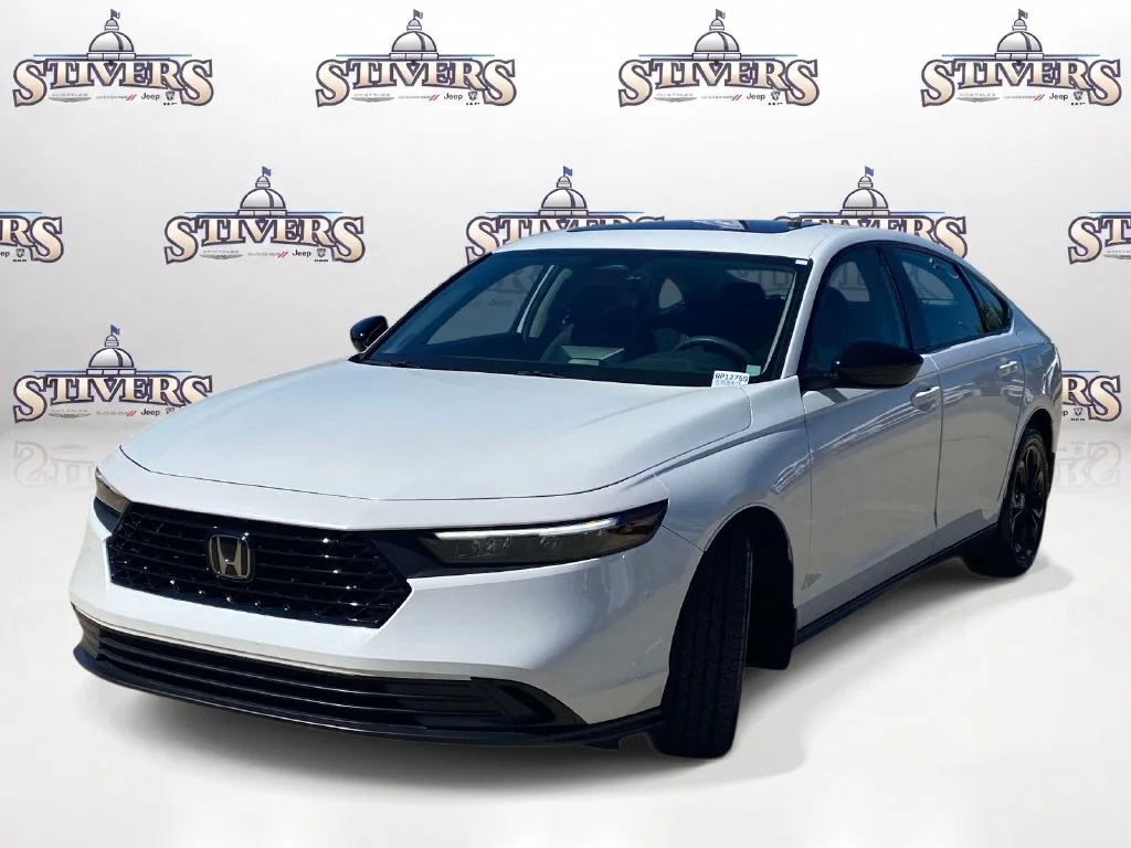 Certified Used 2025 White Honda SE image 3