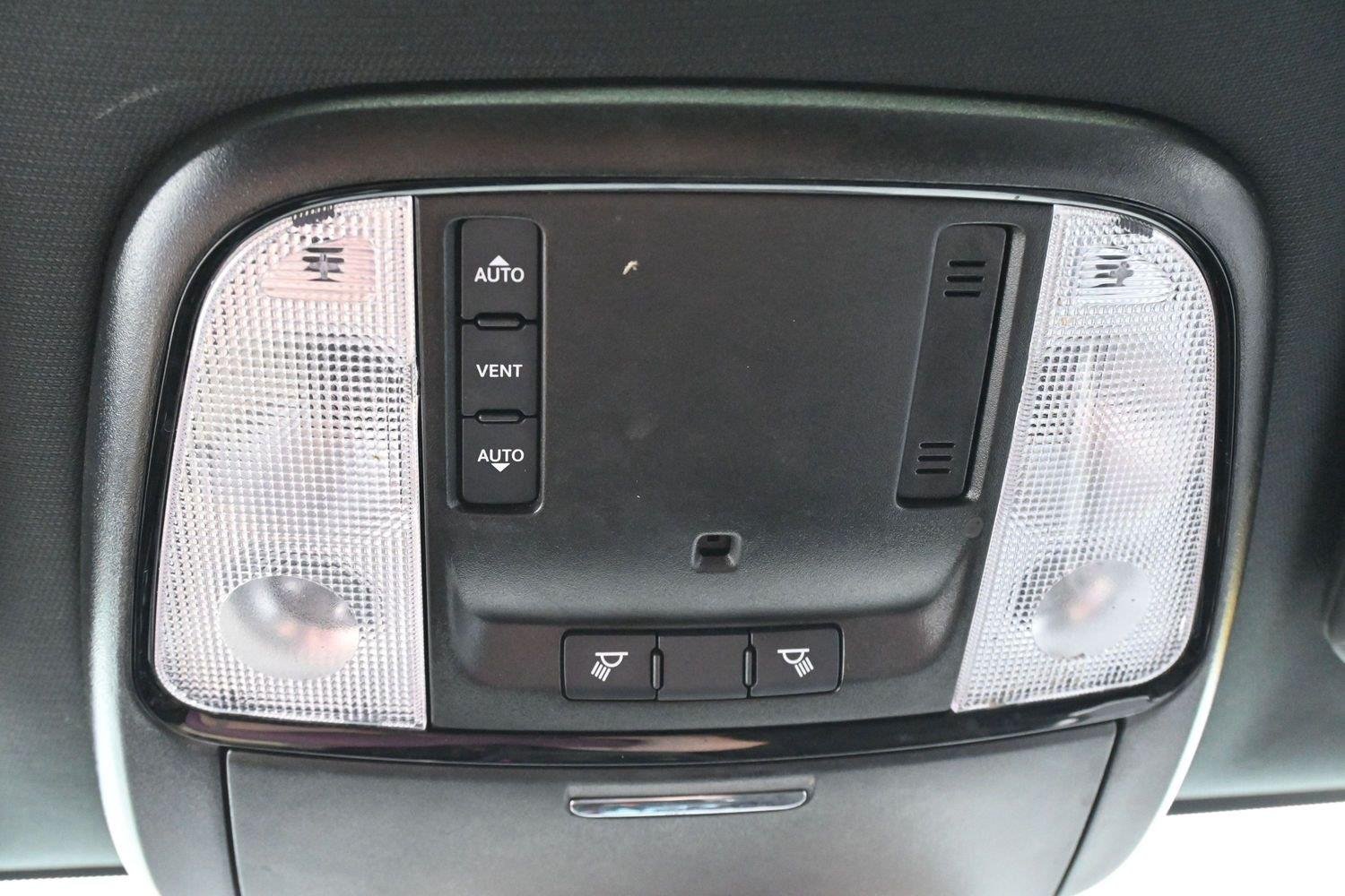 Used 2022 White Knuckle Clearcoat Dodge SXT image 26