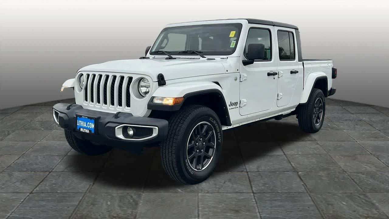 2023 Jeep Gladiator Overland's photo