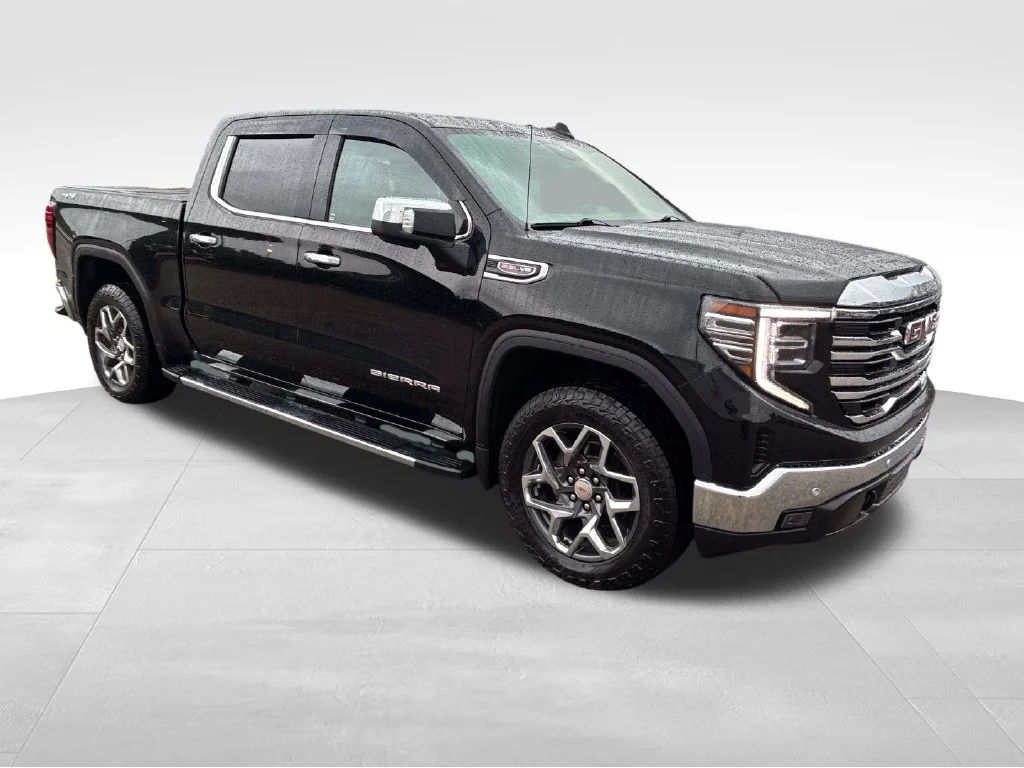 Used 2025 Black GMC SLT image 8