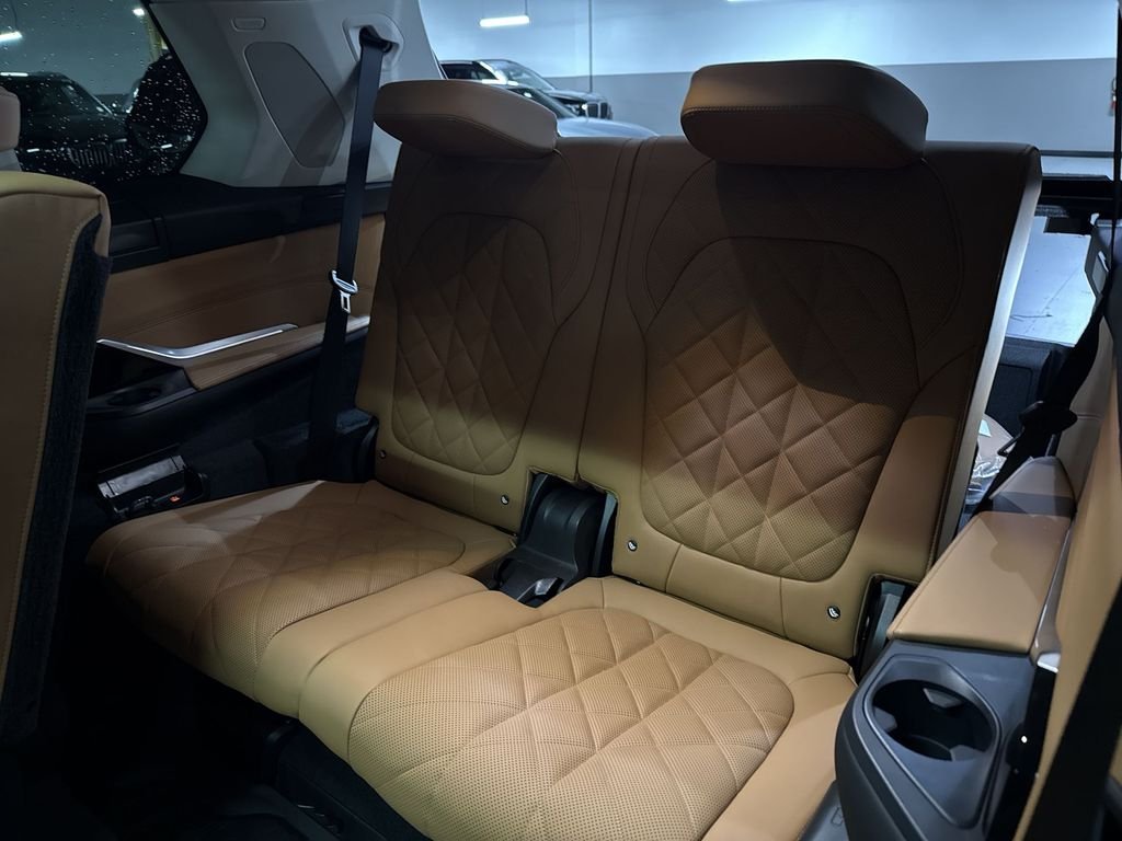 New 2027 Sparkling Copper Metallic BMW xDrive40i image 24