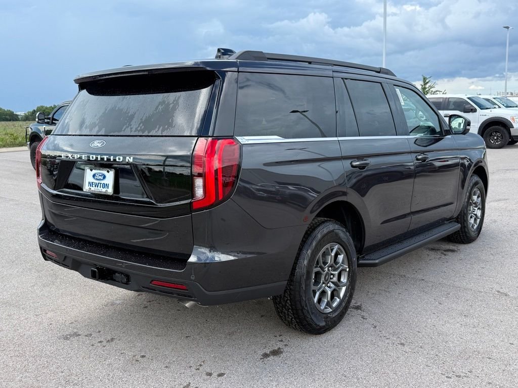 New 2027 Dark Matter Gray Metallic Ford Active image 32