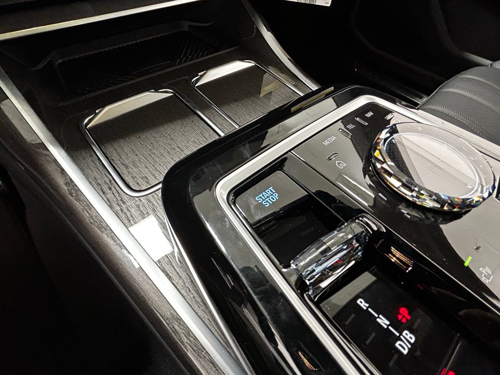 New 2026 Black Sapphire Metallic BMW xDrive60 image 35