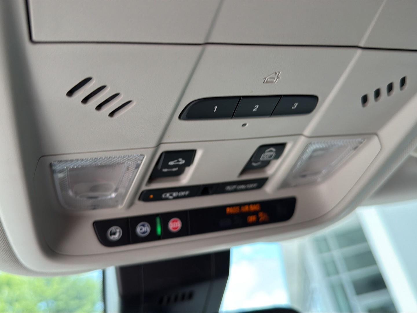 Used 2024 White Frost Tricoat GMC Denali image 30