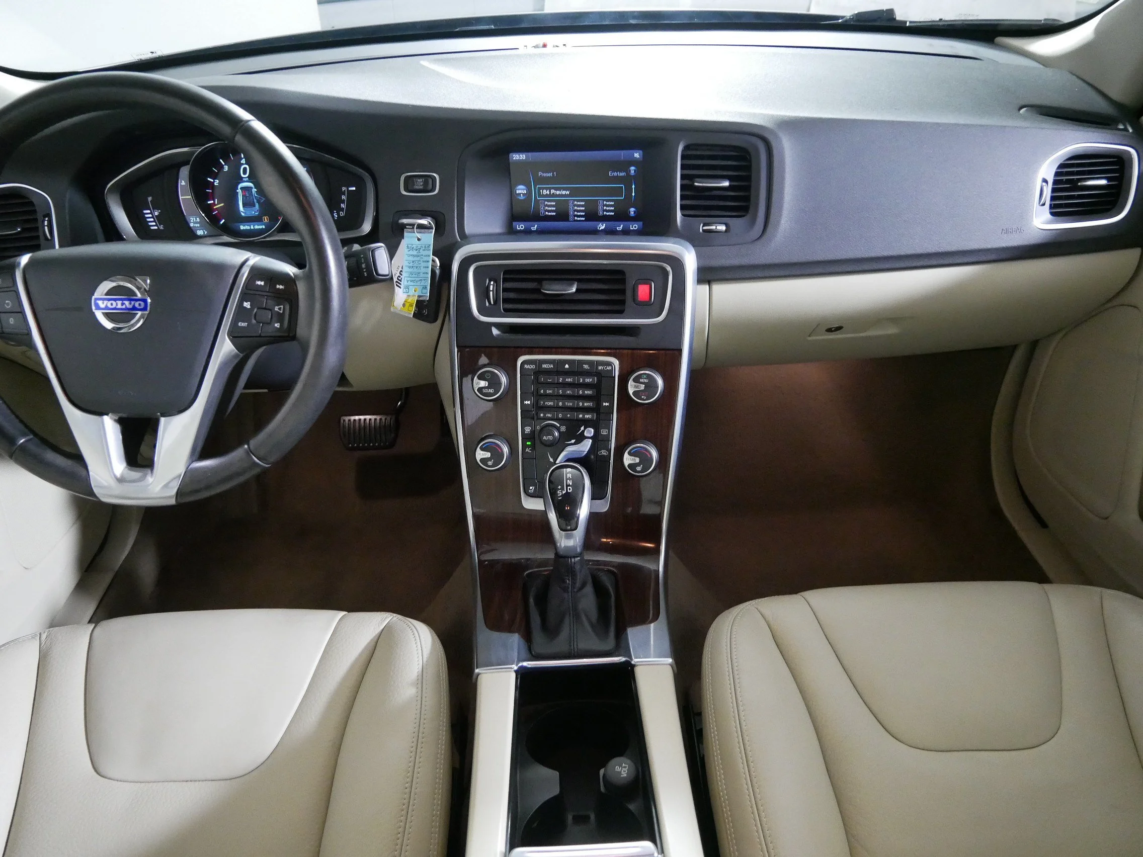 Used 2014 Seashell Metallic Volvo T5 image 10