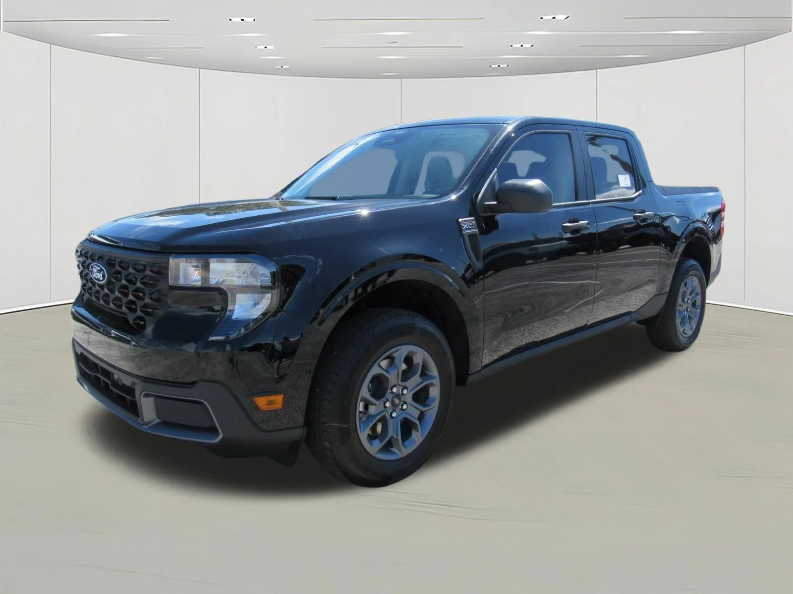 New 2026 Shadow Black Ford XLT image 3